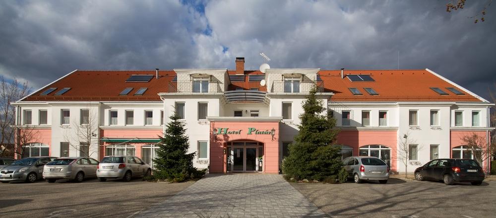 Platan Hotel Debrecen Esterno foto