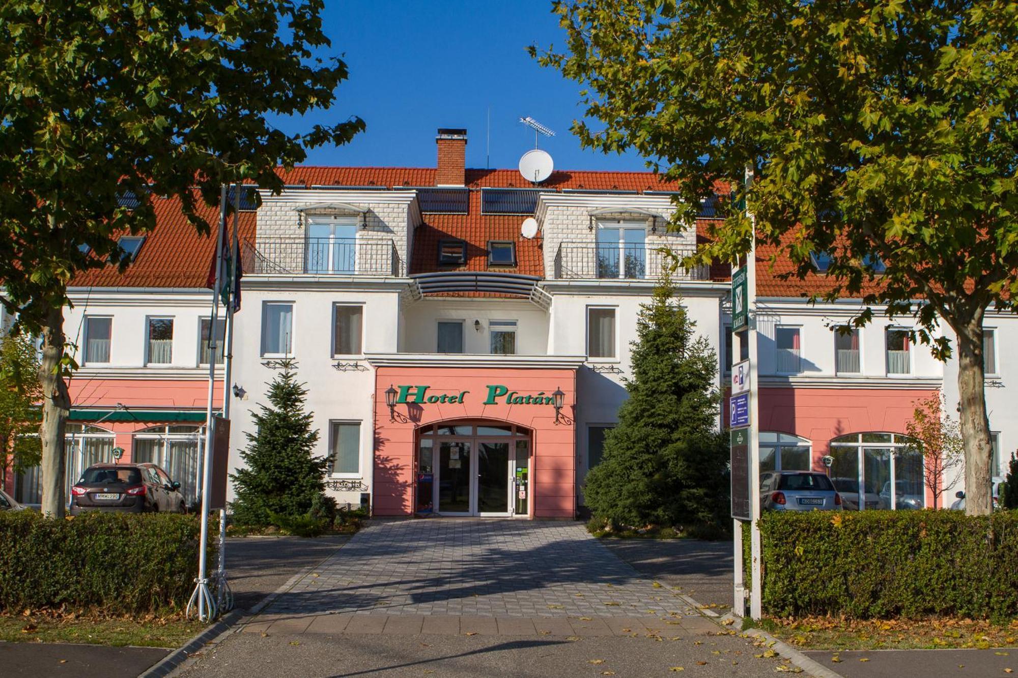 Platan Hotel Debrecen Esterno foto